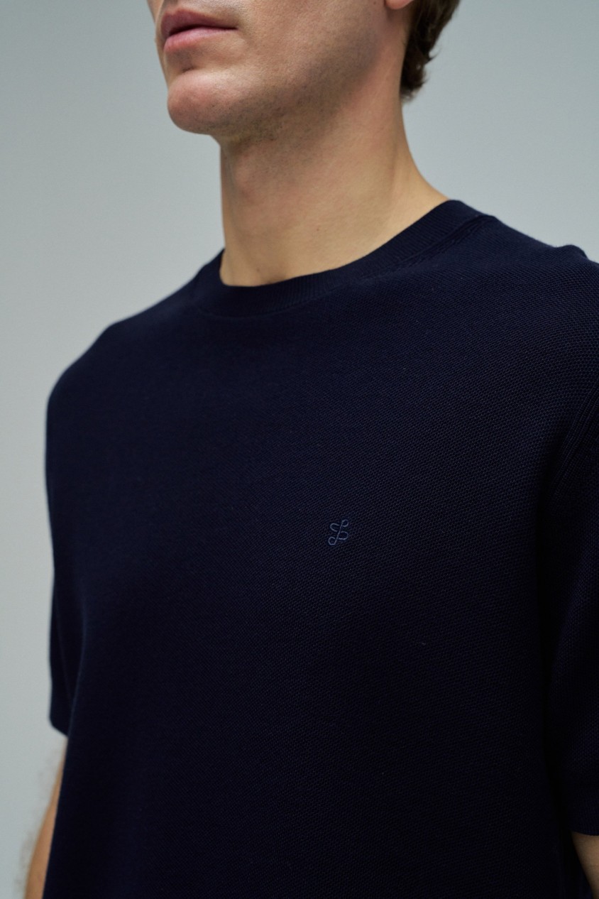 T-SHIRT EN MAILLE TRICOTÉE