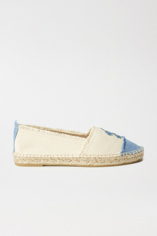 ALPERCATAS COM DETALHES EM DENIM