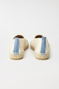 ALPERCATAS COM DETALHES EM DENIM