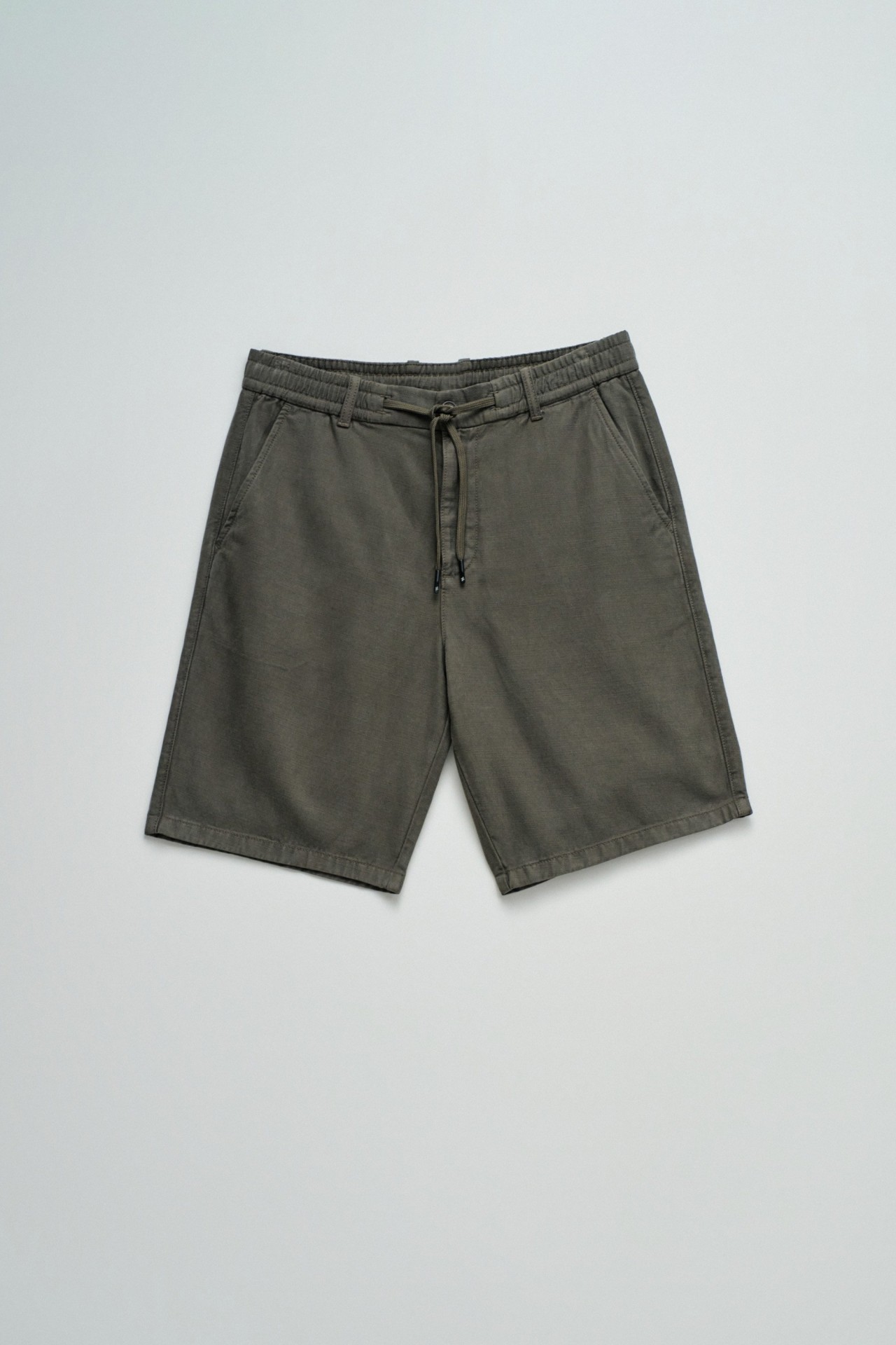 CAL��ES JOGGERS EM DENIM LEVE