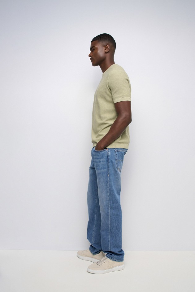 STRAIGHT FIT JEANS