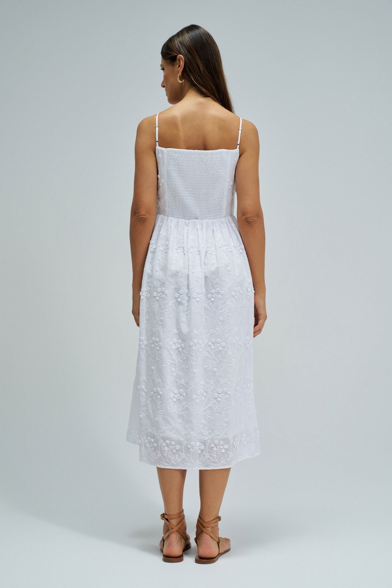 ROBE MIDI AVEC BRODERIES