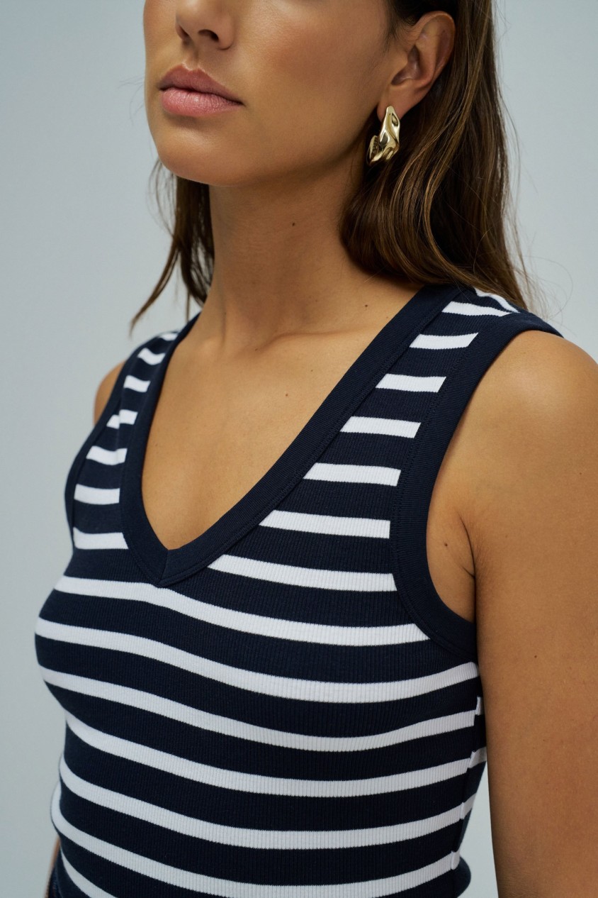 BASIC STRIPED TOP