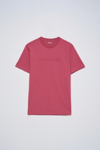 T-SHIRT MIT BRANDING