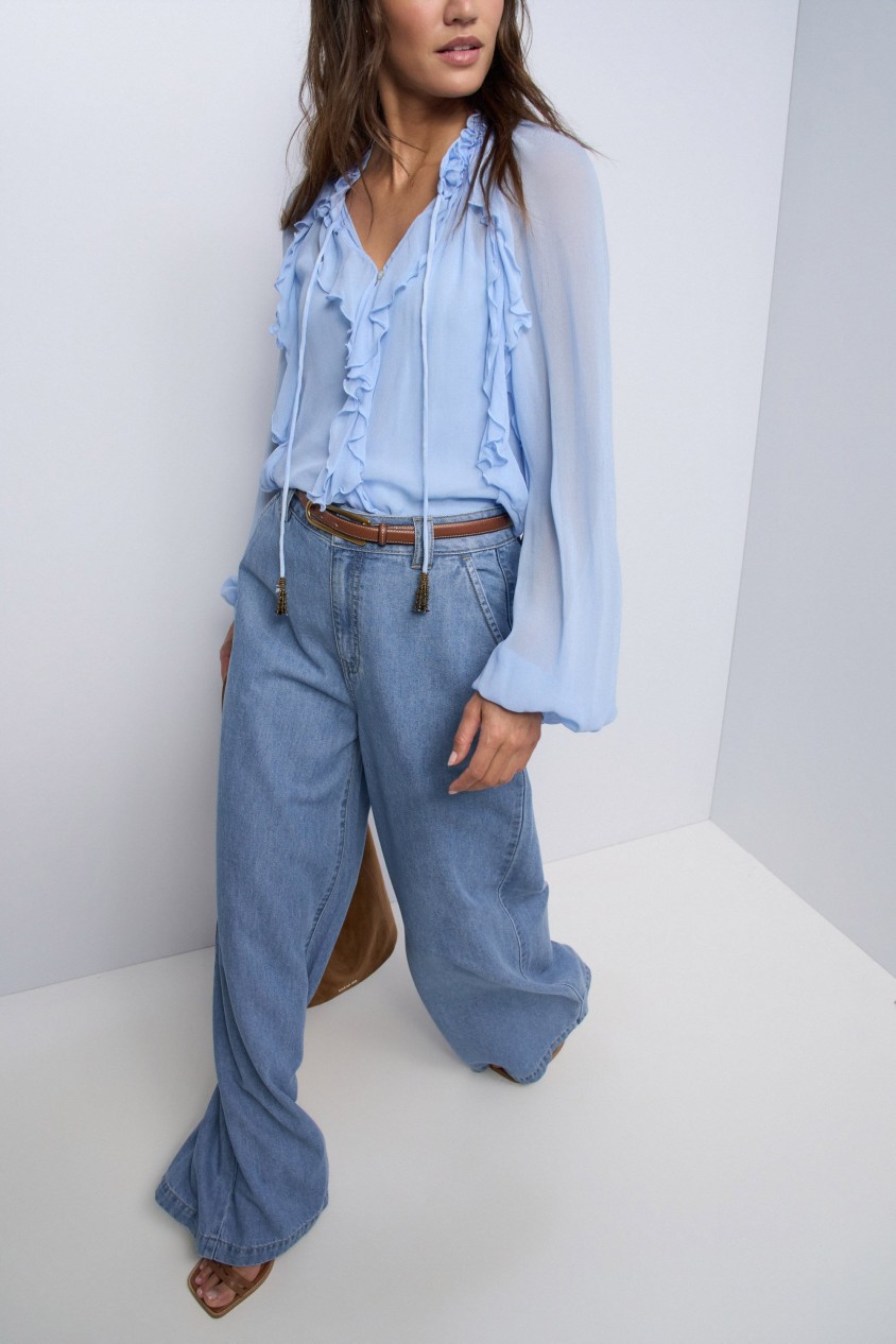 CALÇAS CHINO EM LIGHTDENIM COM PERNA WIDE
