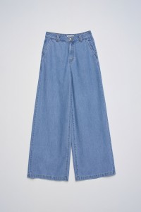 CAL�AS CHINO EM LIGHTDENIM COM PERNA WIDE