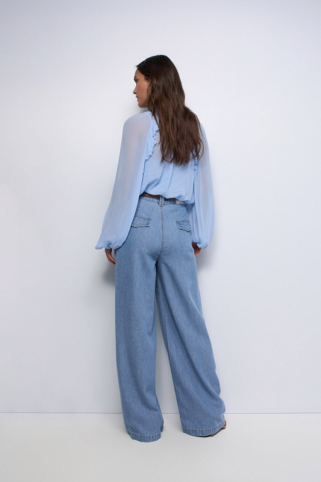 CALÇAS CHINO EM LIGHTDENIM COM PERNA WIDE