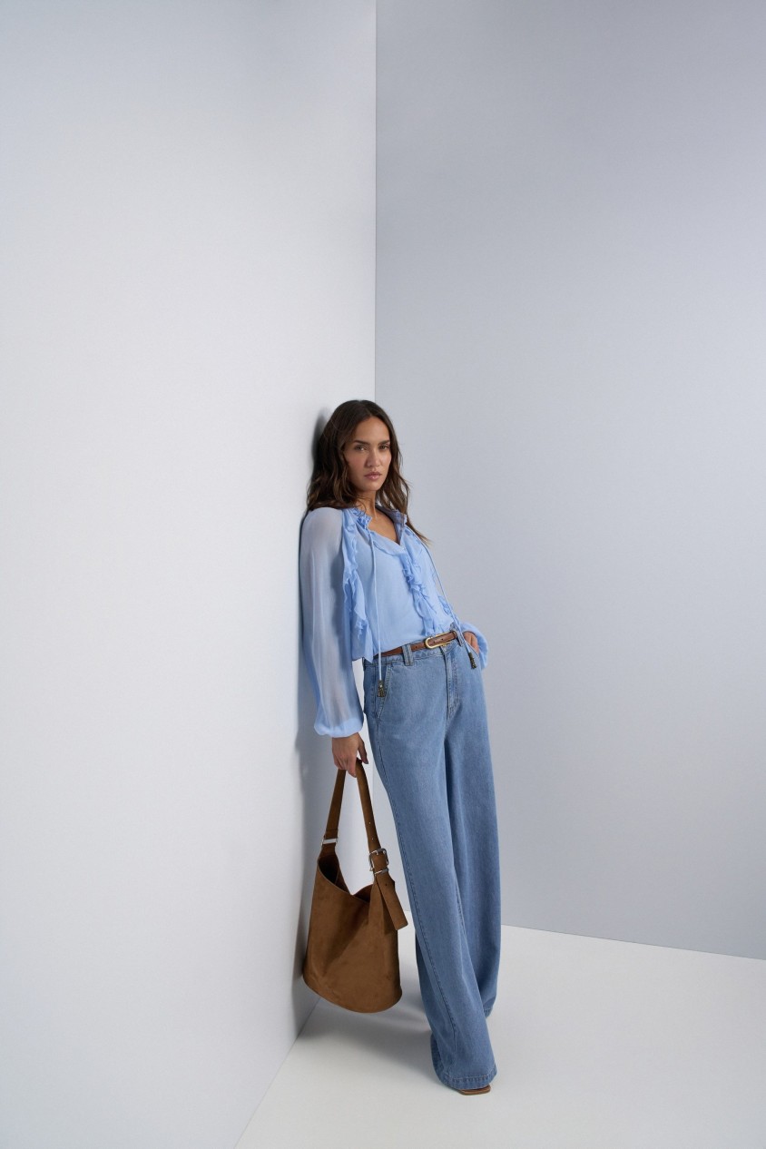 CALÇAS CHINO EM LIGHTDENIM COM PERNA WIDE