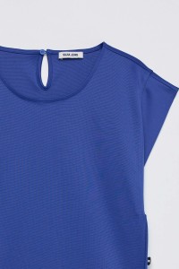 T-SHIRT COM BOT�ES