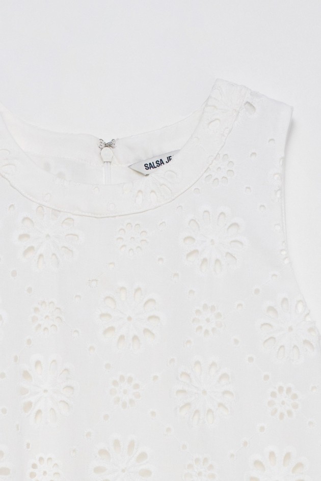 BLUSA COM BORDADOS