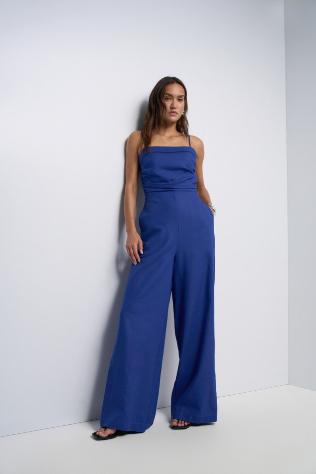 JUMPSUIT MIT LEINEN