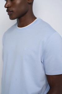 TEXTURED T-SHIRT