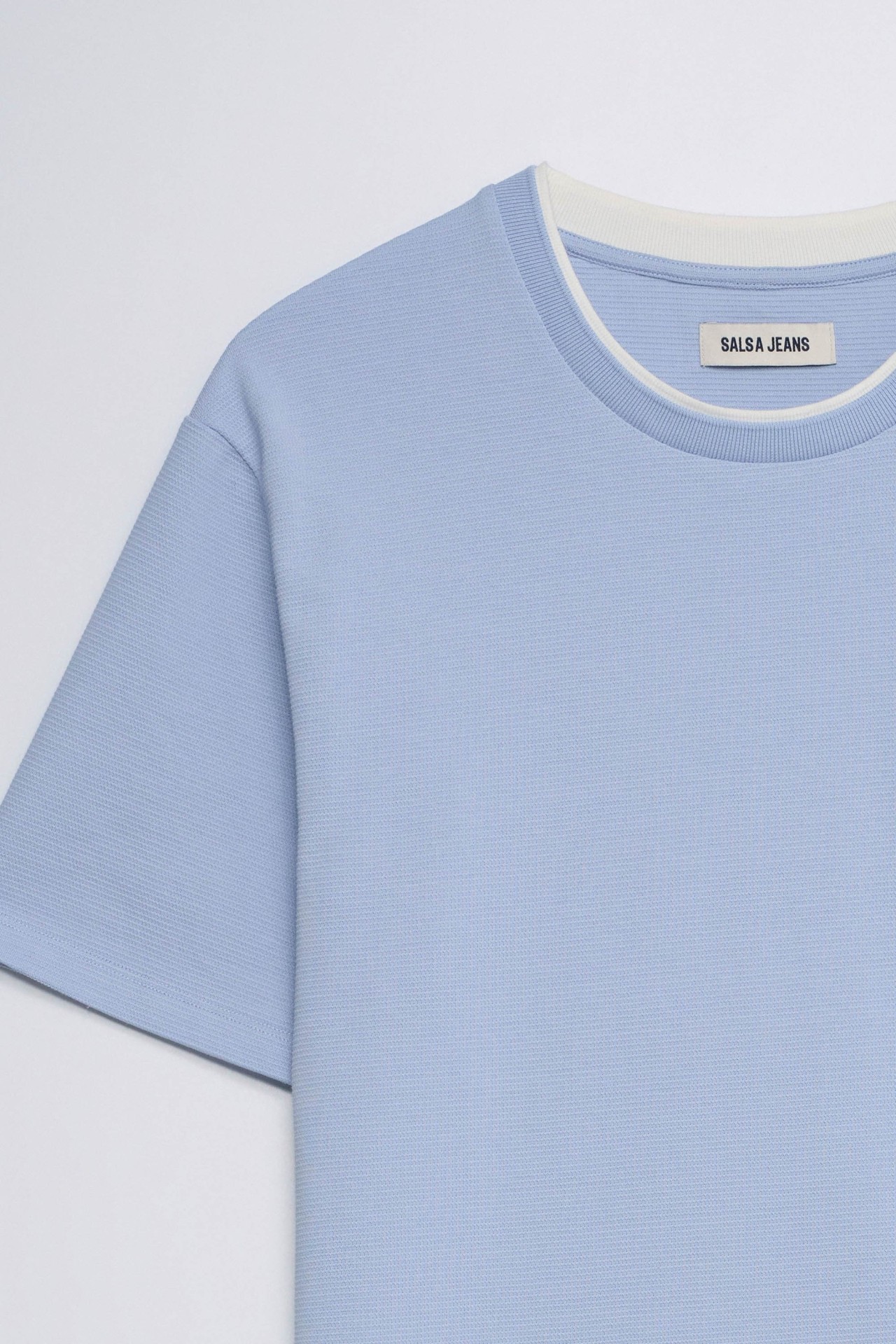 TEXTURED T-SHIRT