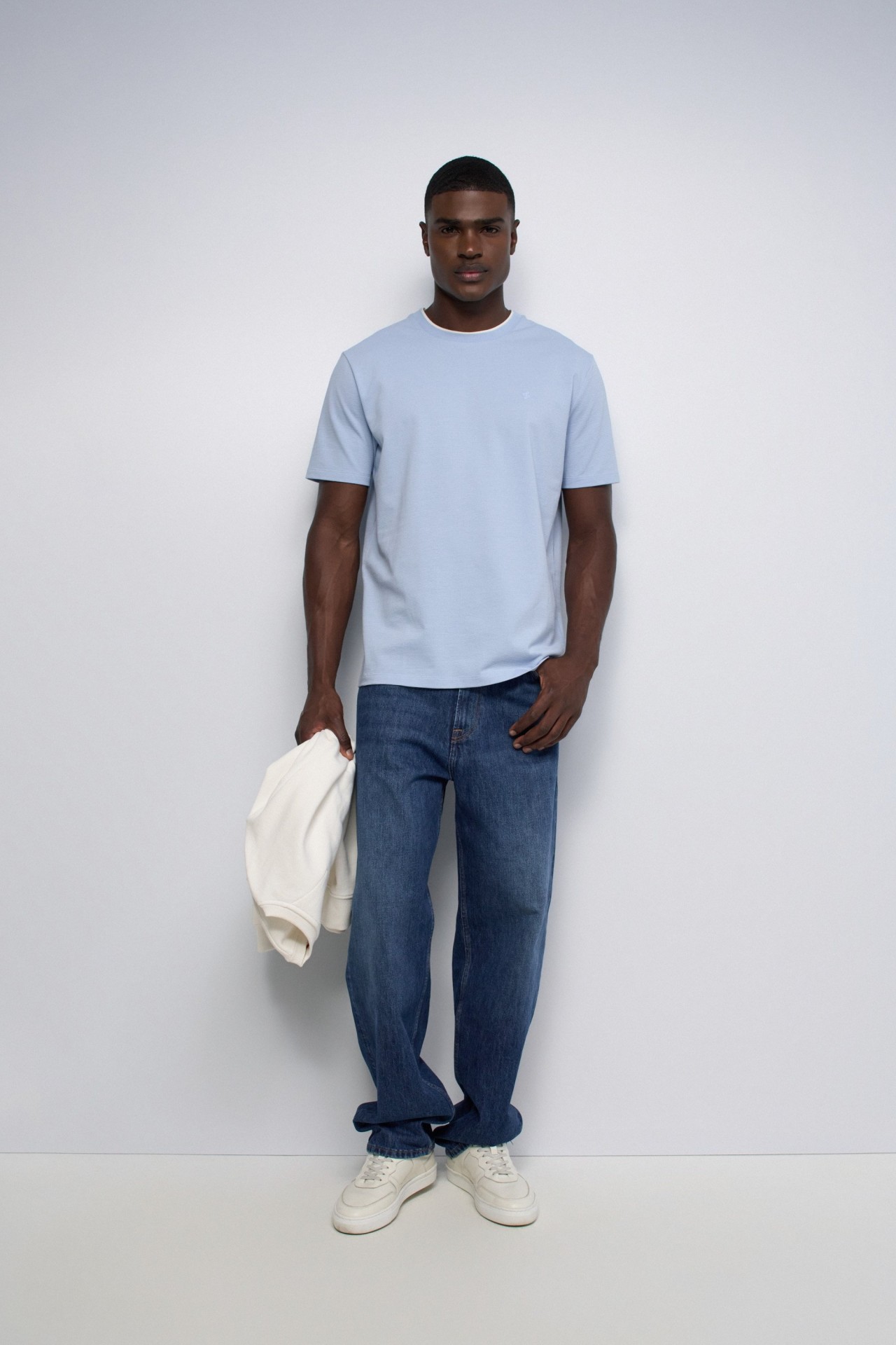 TEXTURED T-SHIRT