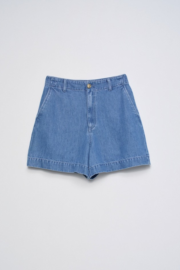 BAGGY LIGHT-DENIM-SHORTS