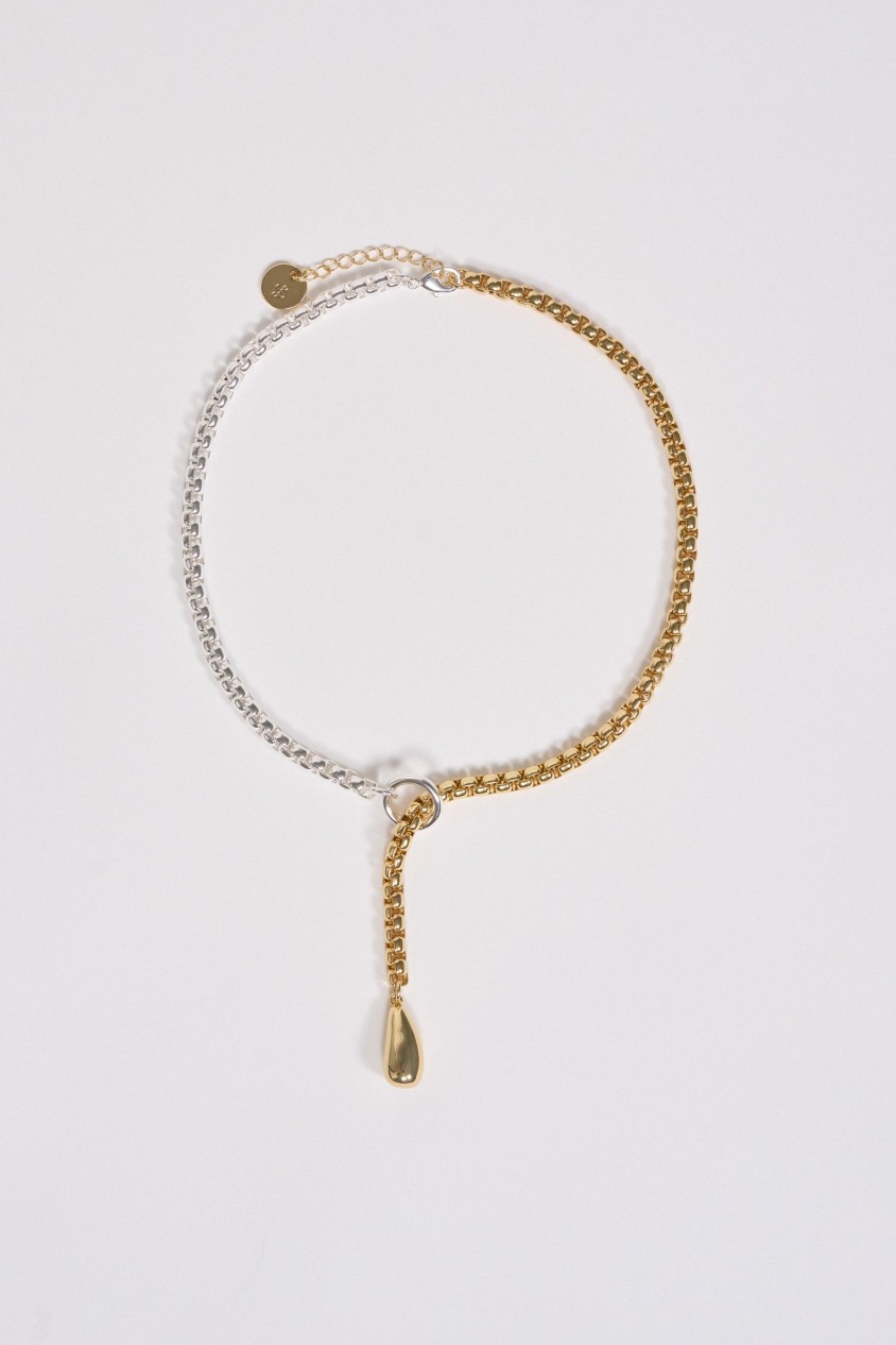 CHAIN NECKLACE WITH LOOSE PENDANT