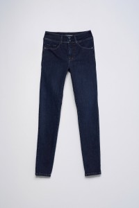 SECRET PUSH IN SKINNY JEANS