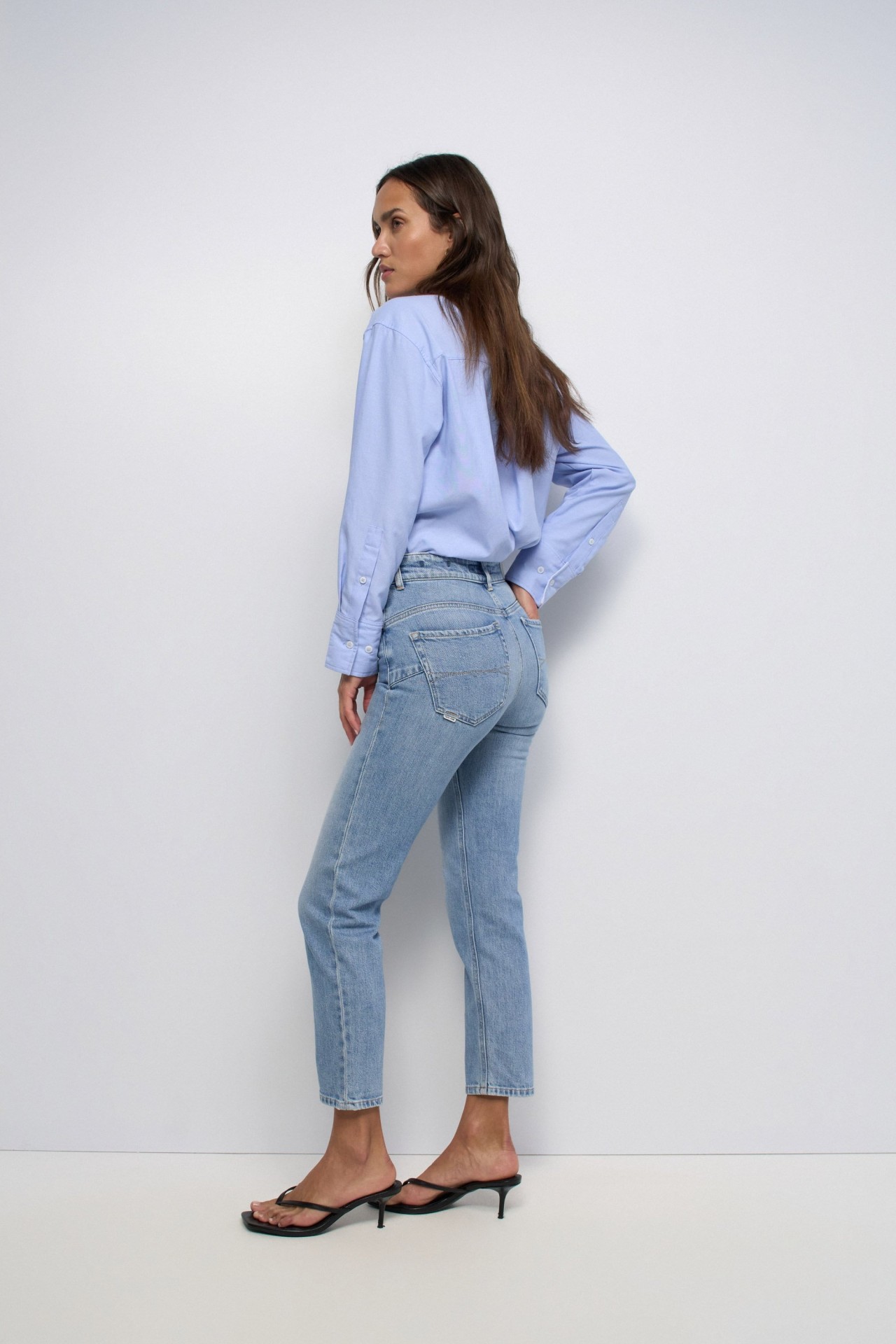FAITH PUSH IN CROPPED SLIM JEANS