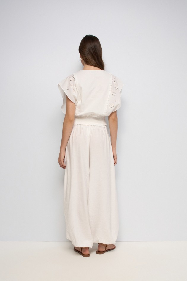 BLUSE MIT ENGLISCHER STICKEREI