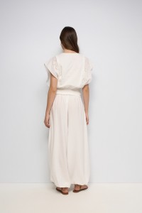 BLUSA COM BORDADO INGL�S