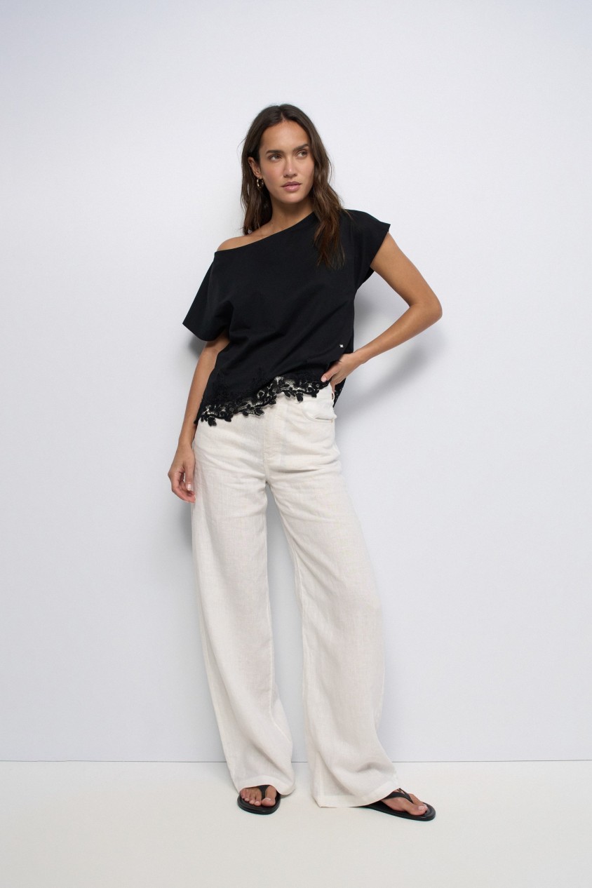 T-SHIRT WITH LACE