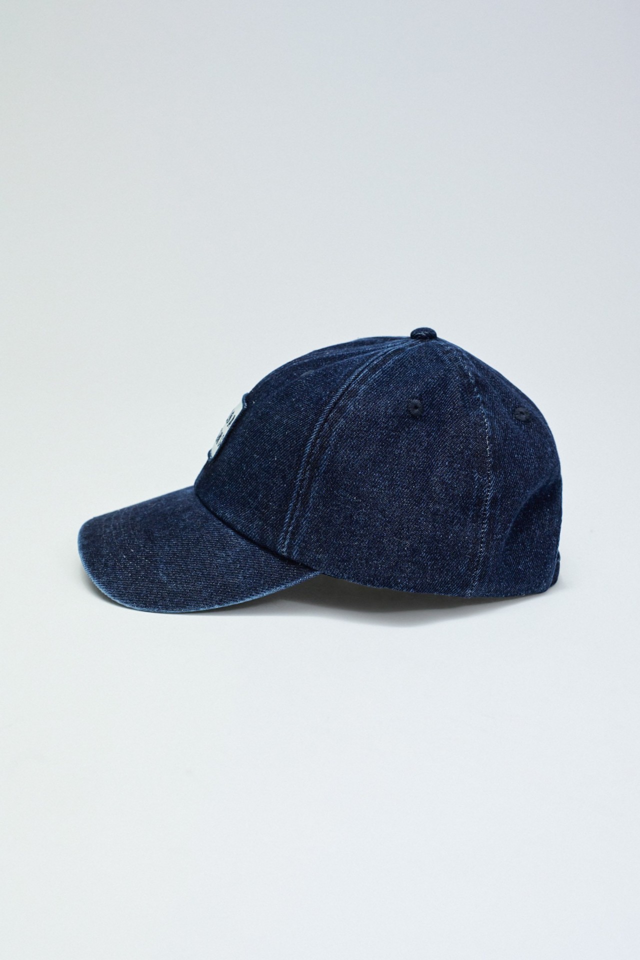 BON� EM DENIM COM BRANDING