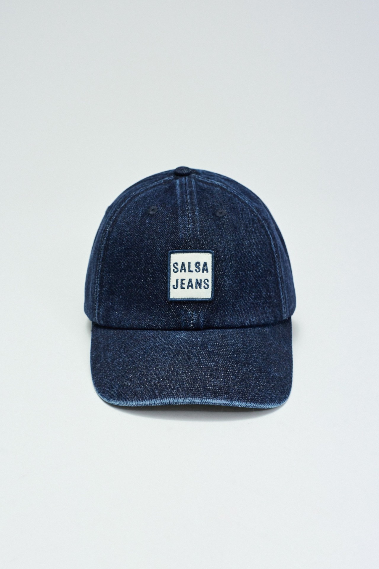 BON� EM DENIM COM BRANDING