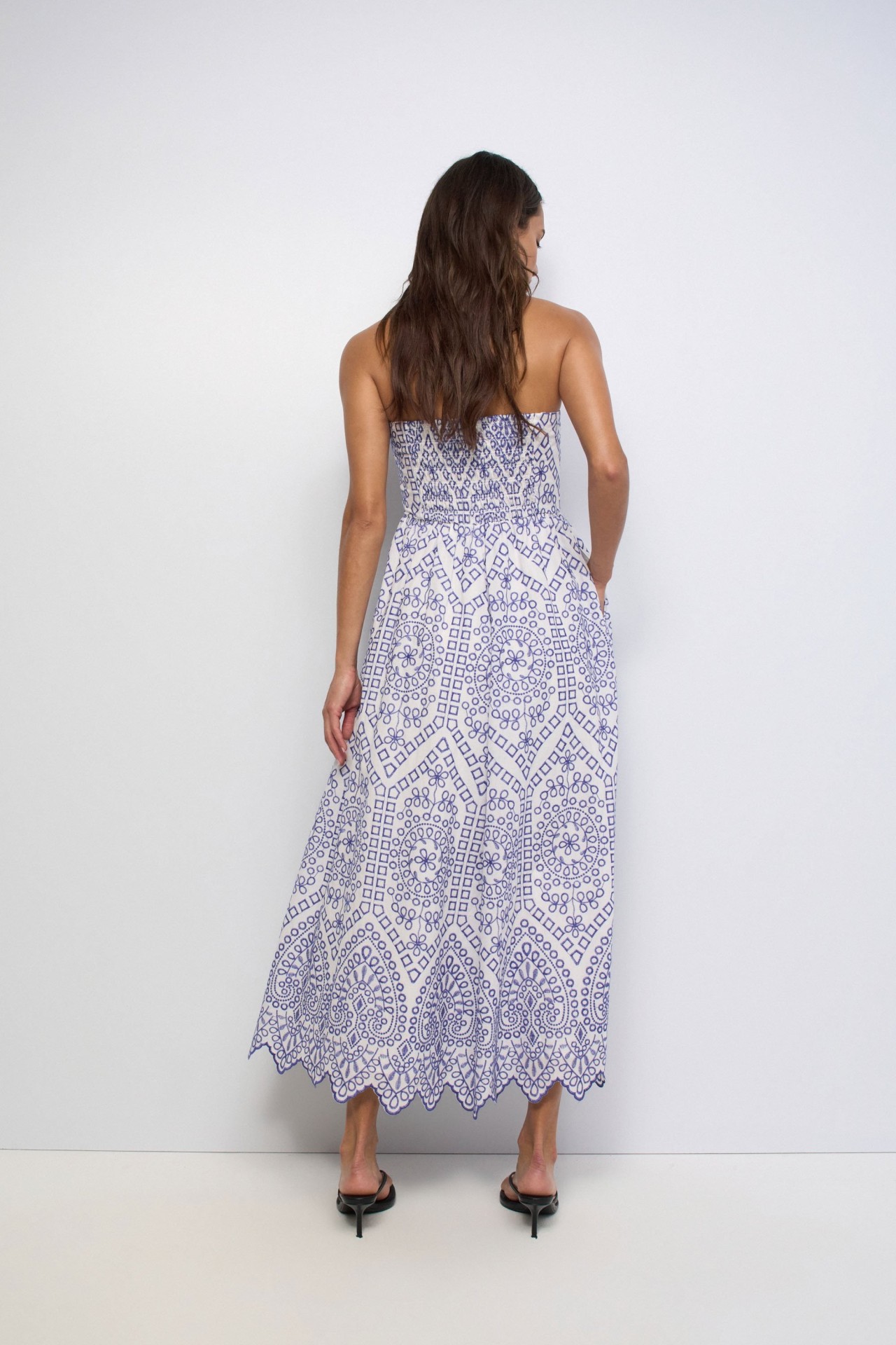 ROBE BROD�E