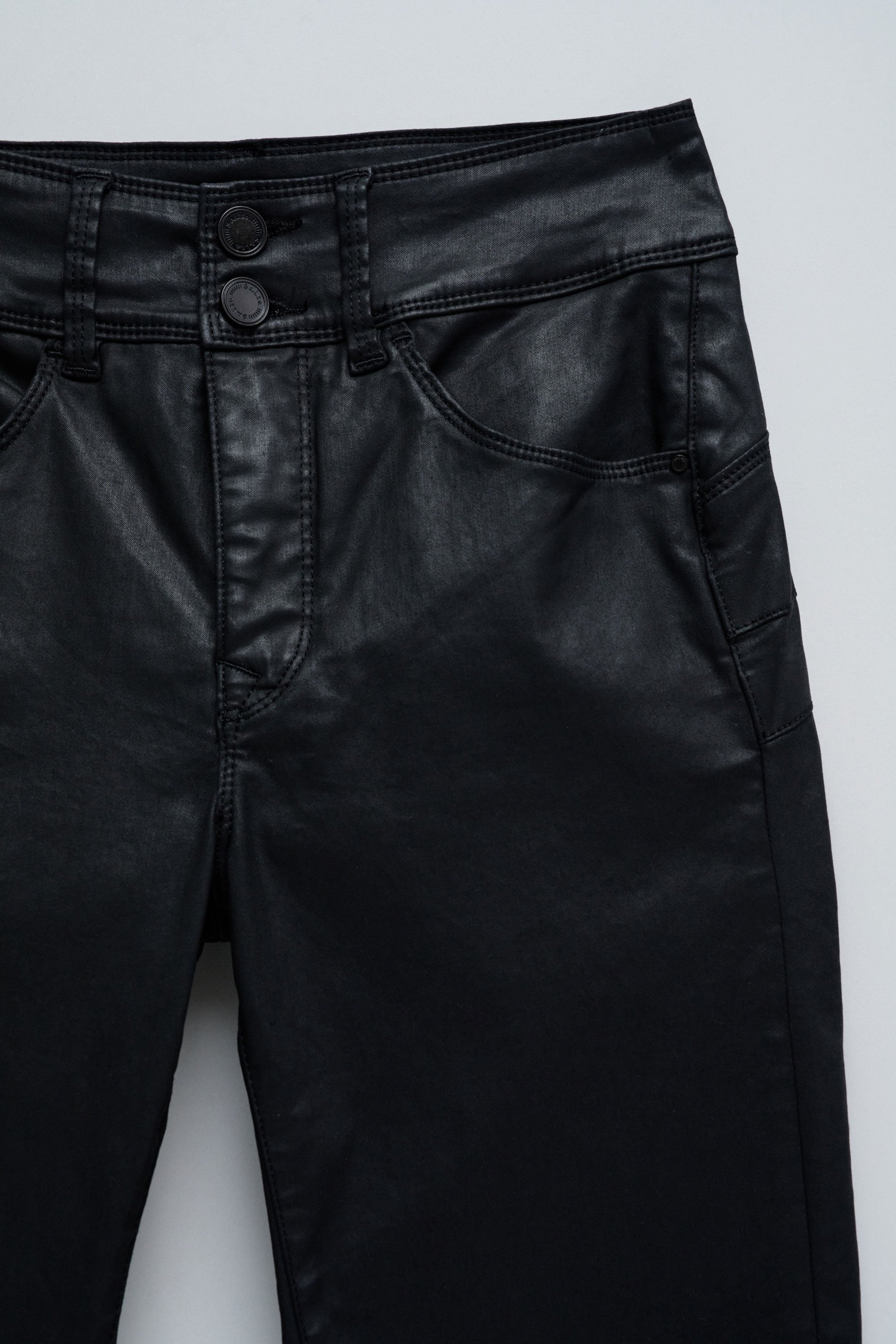 SECRET PUSH IN CROPPED SKINNY JEANS