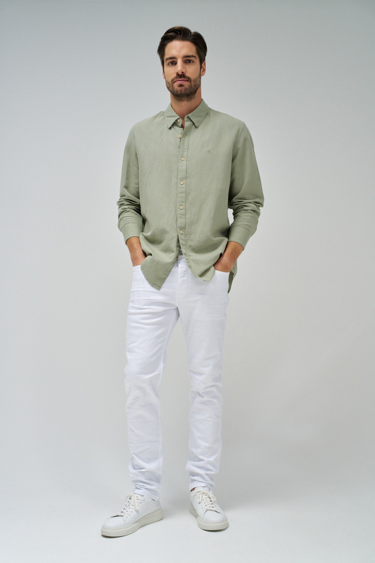 SLIM FIT JEANS