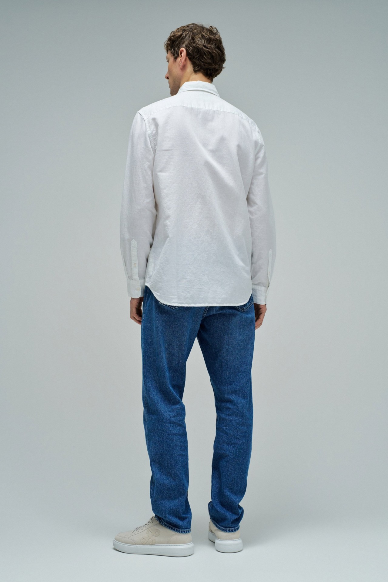 CAMISA COM MISTURA DE LINHO