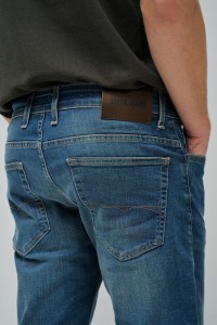 REGULAR FIT JEANS