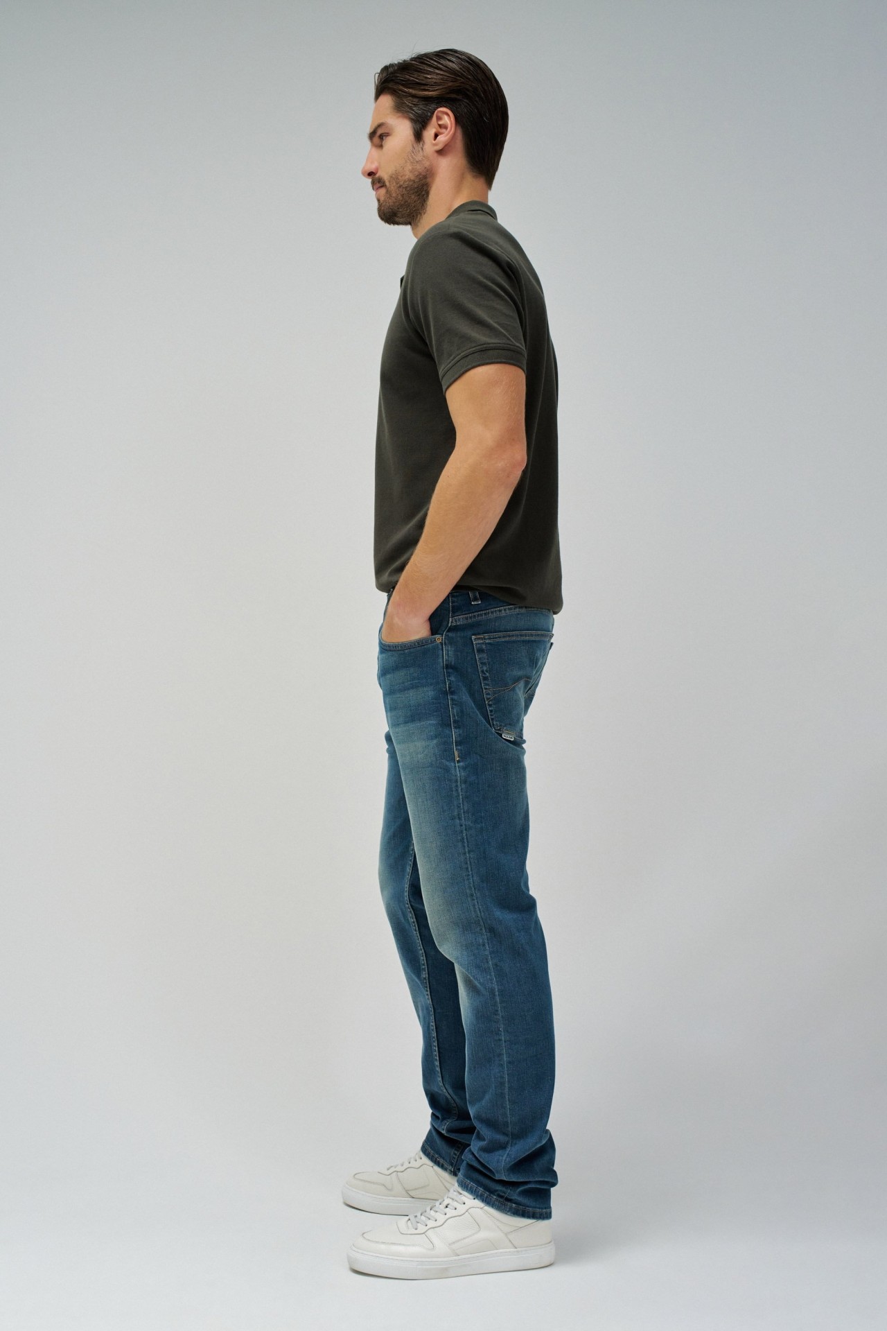 REGULAR FIT JEANS