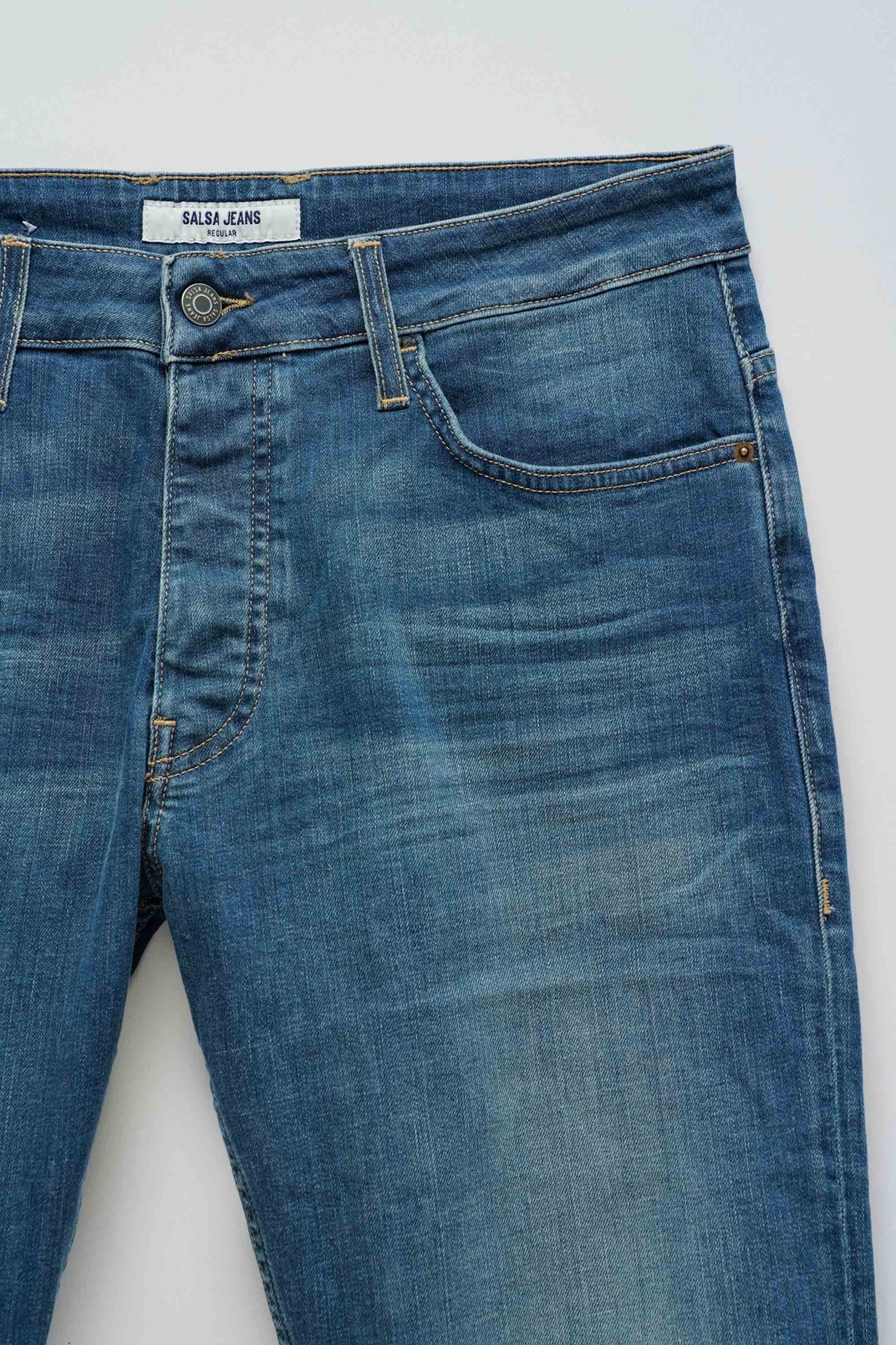 REGULAR FIT JEANS