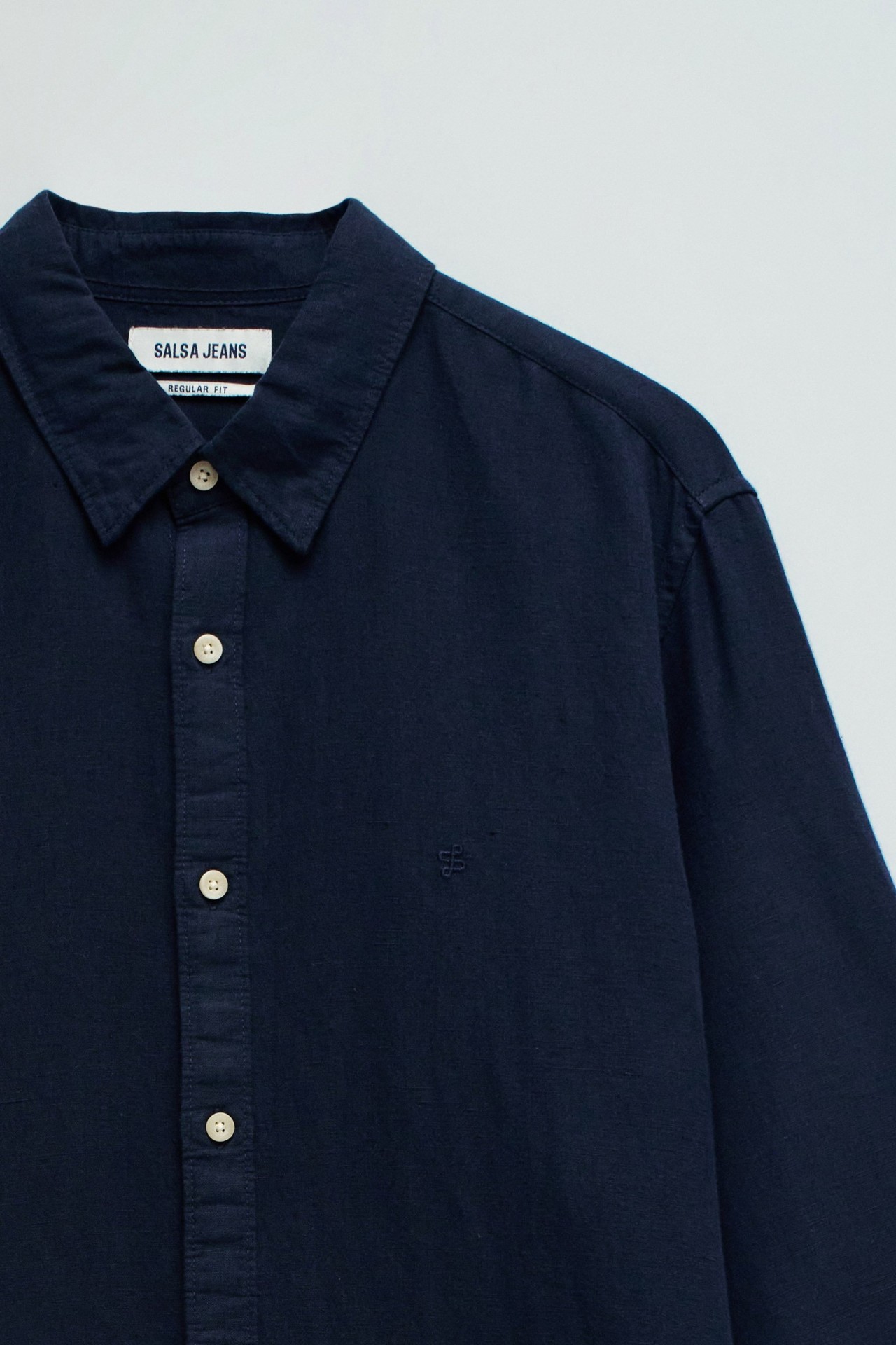 CAMISA COM MISTURA DE LINHO