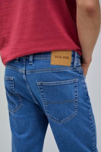 STRAIGHT FIT JEANS