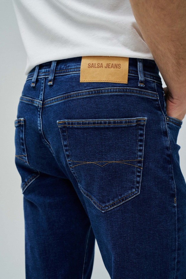 STRAIGHT FIT JEANS