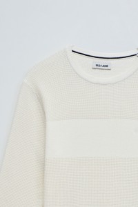 CAMISOLA TRICOTADA COM TEXTURA