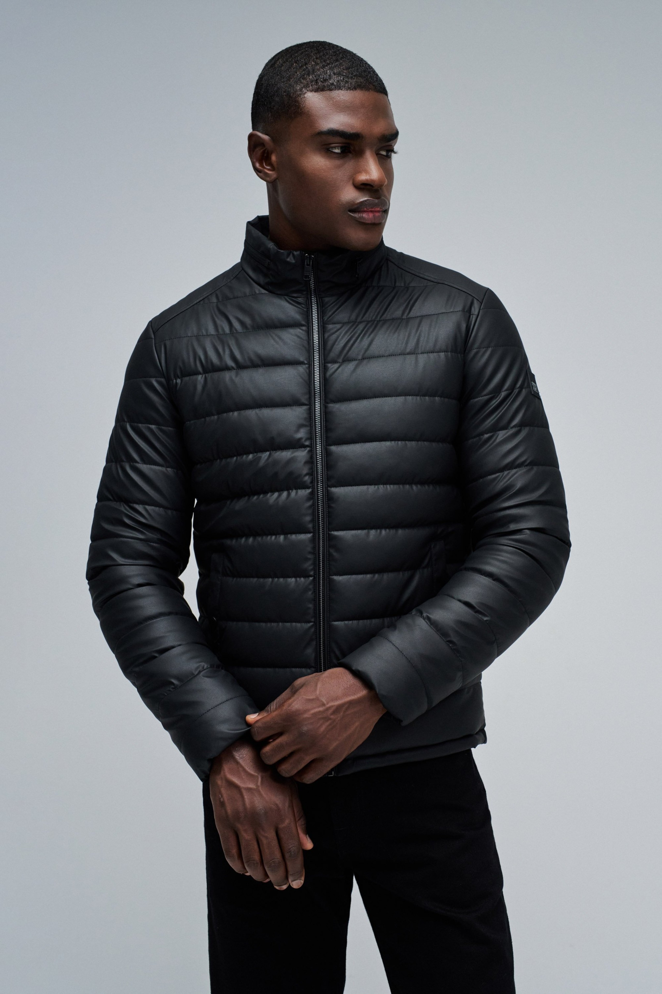 CHAQUETA ACOLCHADA EFECTO PIEL