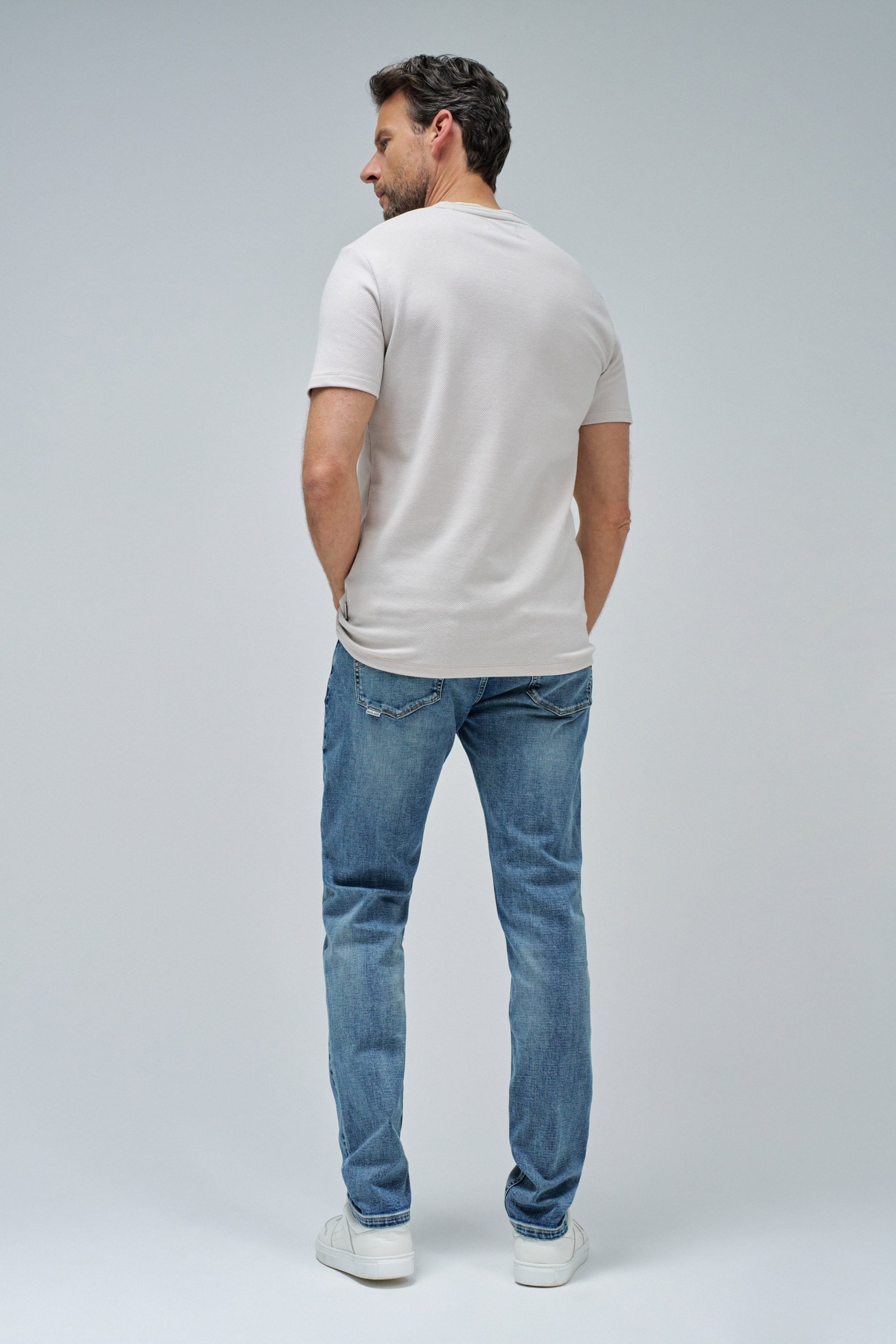 T-SHIRT MIT STRUKTUR