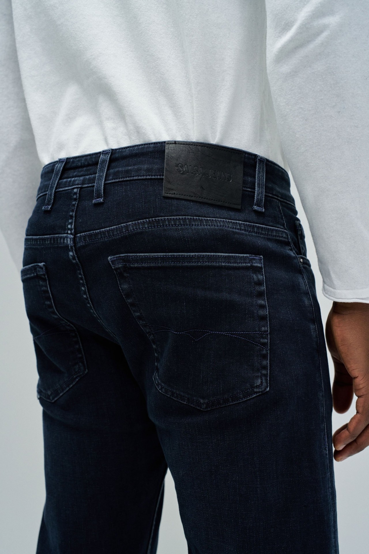 SLIM FIT JEANS
