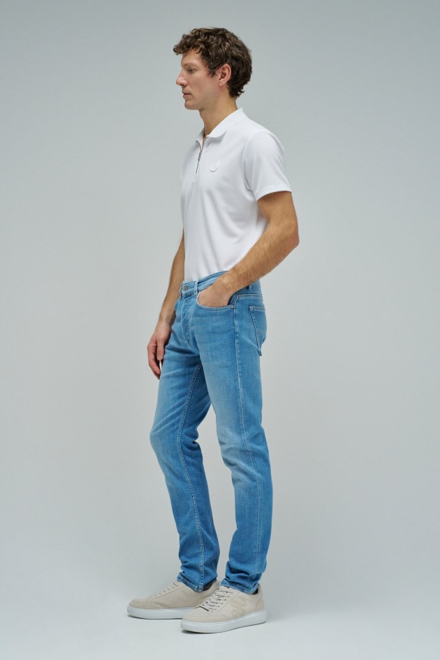SLIM FIT JEANS