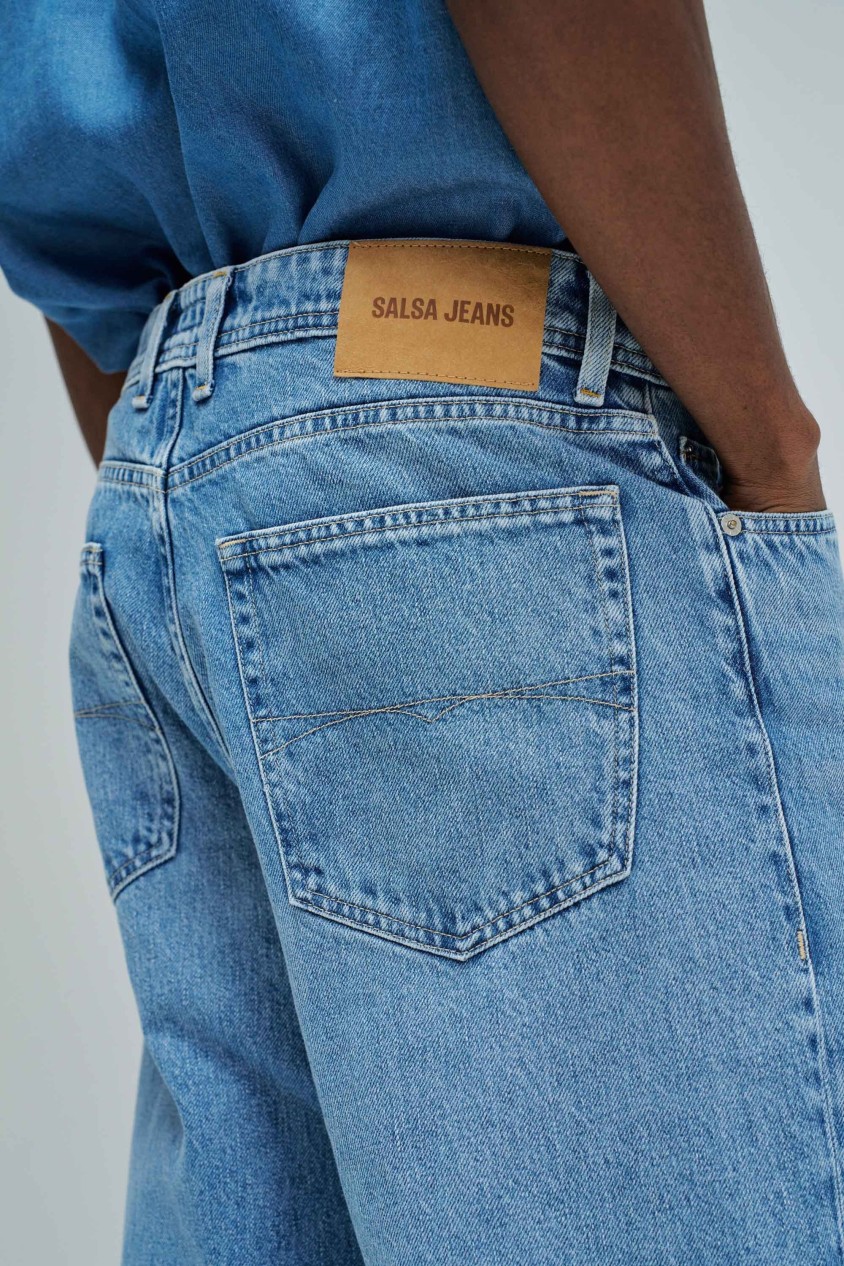 LOOSE FIT JEANS