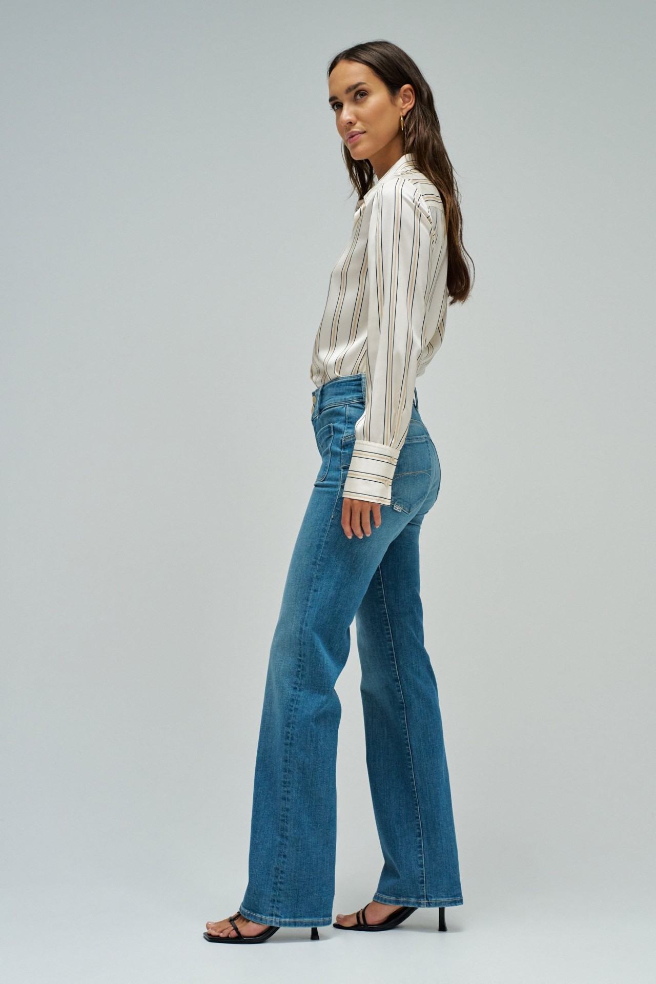 JEANS SECRET PUSH IN STRAIGHT