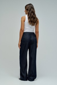 CAL�AS JOGGERS COM PERNA WIDE EM LIGHTDENIM
