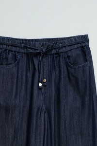 CAL�AS JOGGERS COM PERNA WIDE EM LIGHTDENIM