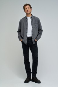 CAMISA EM DENIM LEVE
