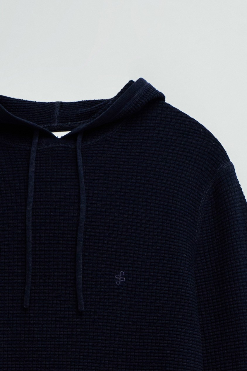HOODIE EM MALHA TEXTURADA