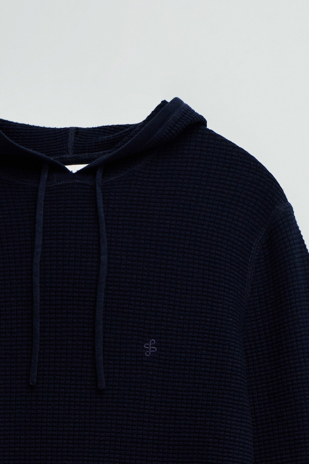 HOODIE EM MALHA TEXTURADA