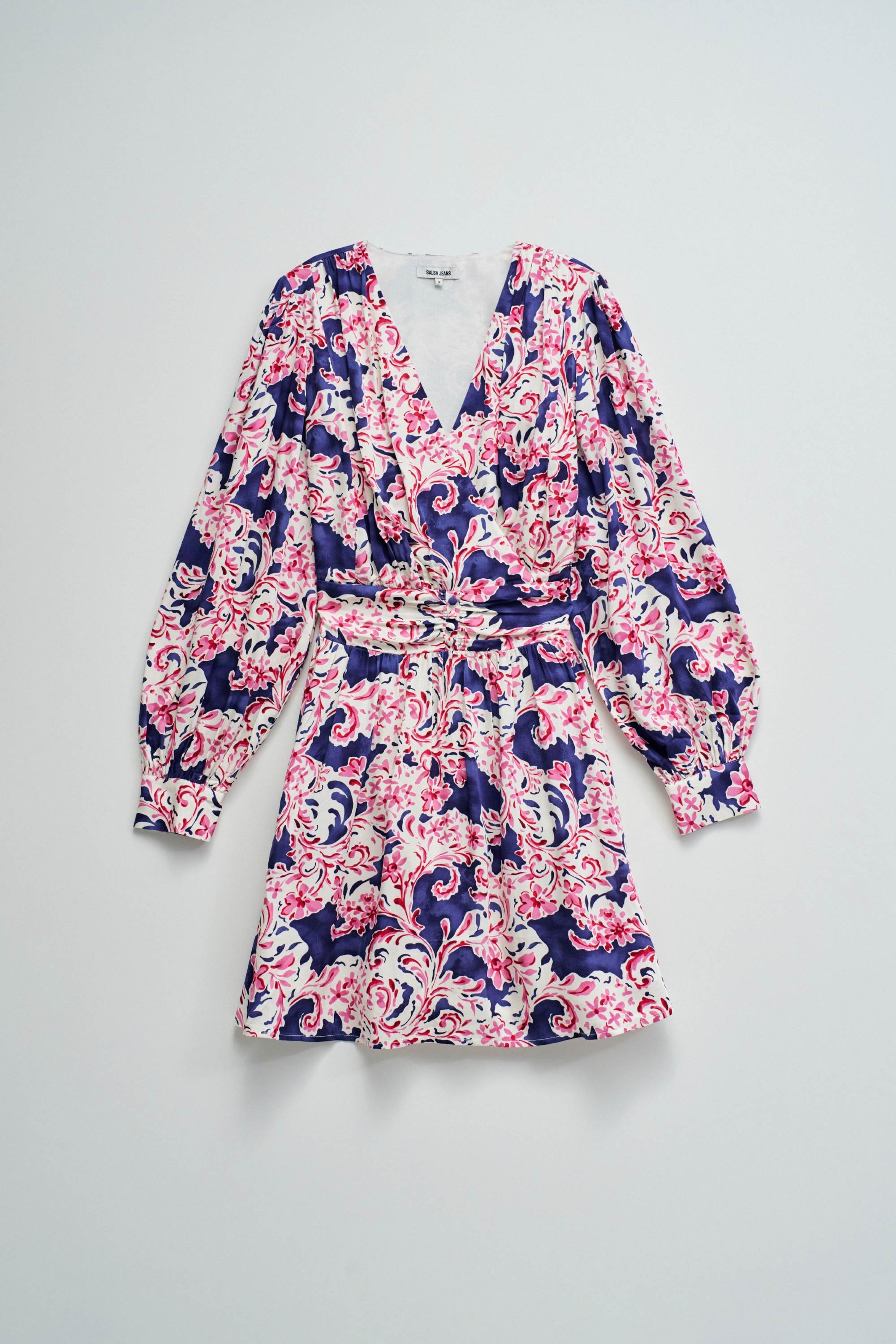 KLEID MIT BLUMENMUSTER